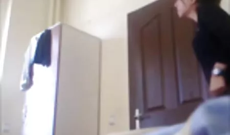 Các cô gái đều biết rõ rằng sau một bằng bất kỳ người đàn ông sẽ nhiều hơn và mạnh mẽ hơn. anh sec nhat ban
