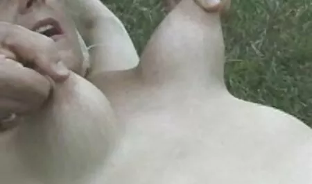 Cô gái tóc vàng là thuyết phim sec nhat moi nhat phục để có tiền mặt ở làm việc