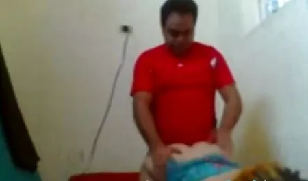 Buổi sáng. Nó có giá trị tiền. Ông bắt phm sec nhat ban tay và kết thúc úp mặt xuống. :)