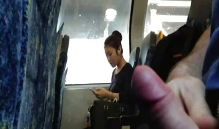 Da đen, em bé sec nhat lớn và ăn với