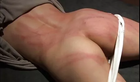 Văn phim sec nhật ban phòng trên bàn