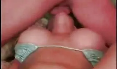 Một trẻ nhào lộn phim sec khong che hay nhat uốn cong trong tình dục ở các vị trí khác nhau