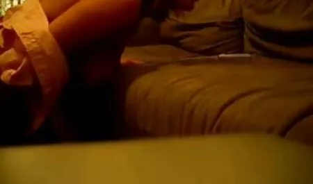 Nóng và sec tre em nhat ban chặt đang chờ đợi phía sau hậu trường, vì bé đã chảy và muốn chết tiệt