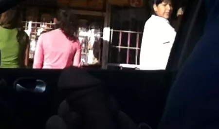 Sau một phim sec nhật ban chút la hét, các sinh viên thay thế cô ấy đít